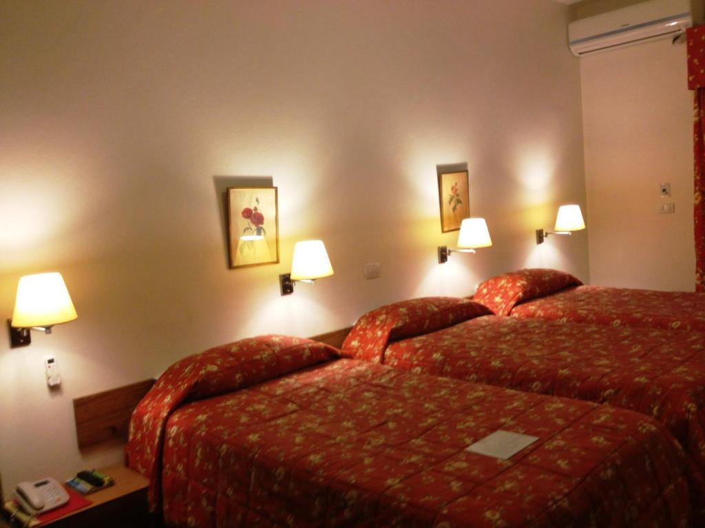Embassy Hotel Beirut Rum bild